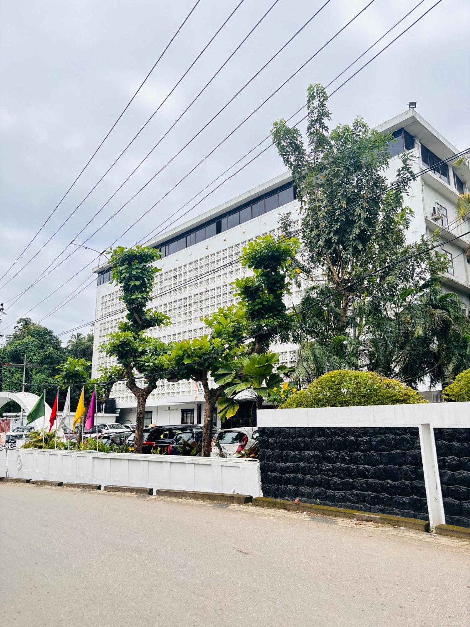 Maharani Hotel Kozhikode Buitenkant foto