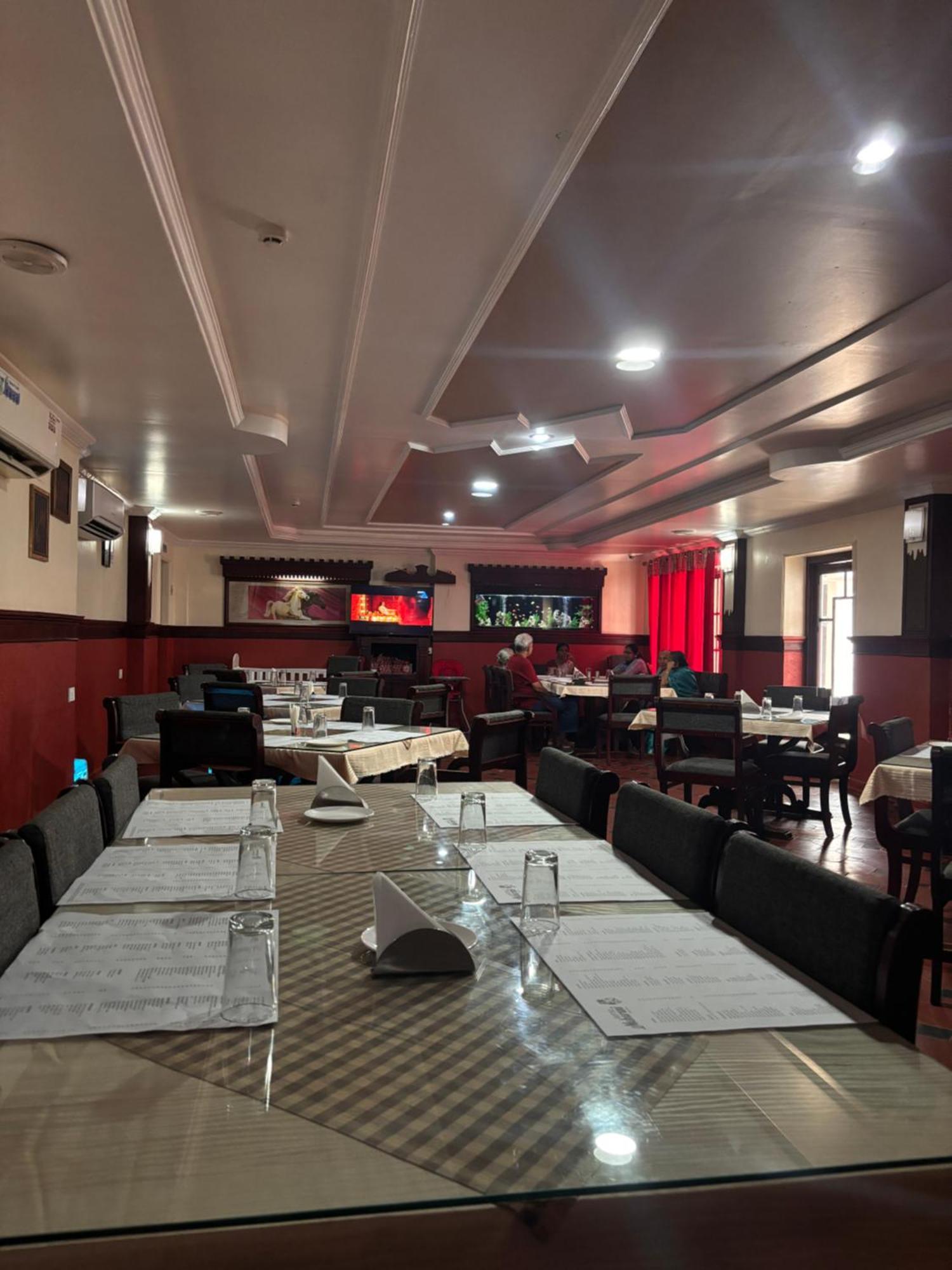Maharani Hotel Kozhikode Buitenkant foto