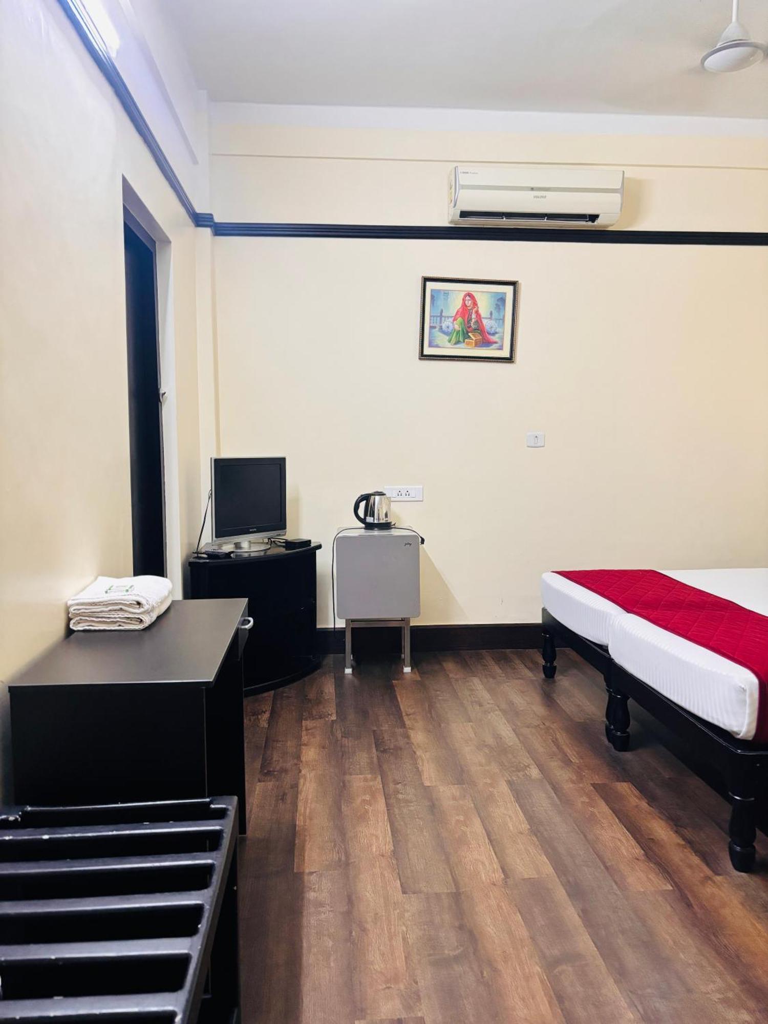 Maharani Hotel Kozhikode Buitenkant foto