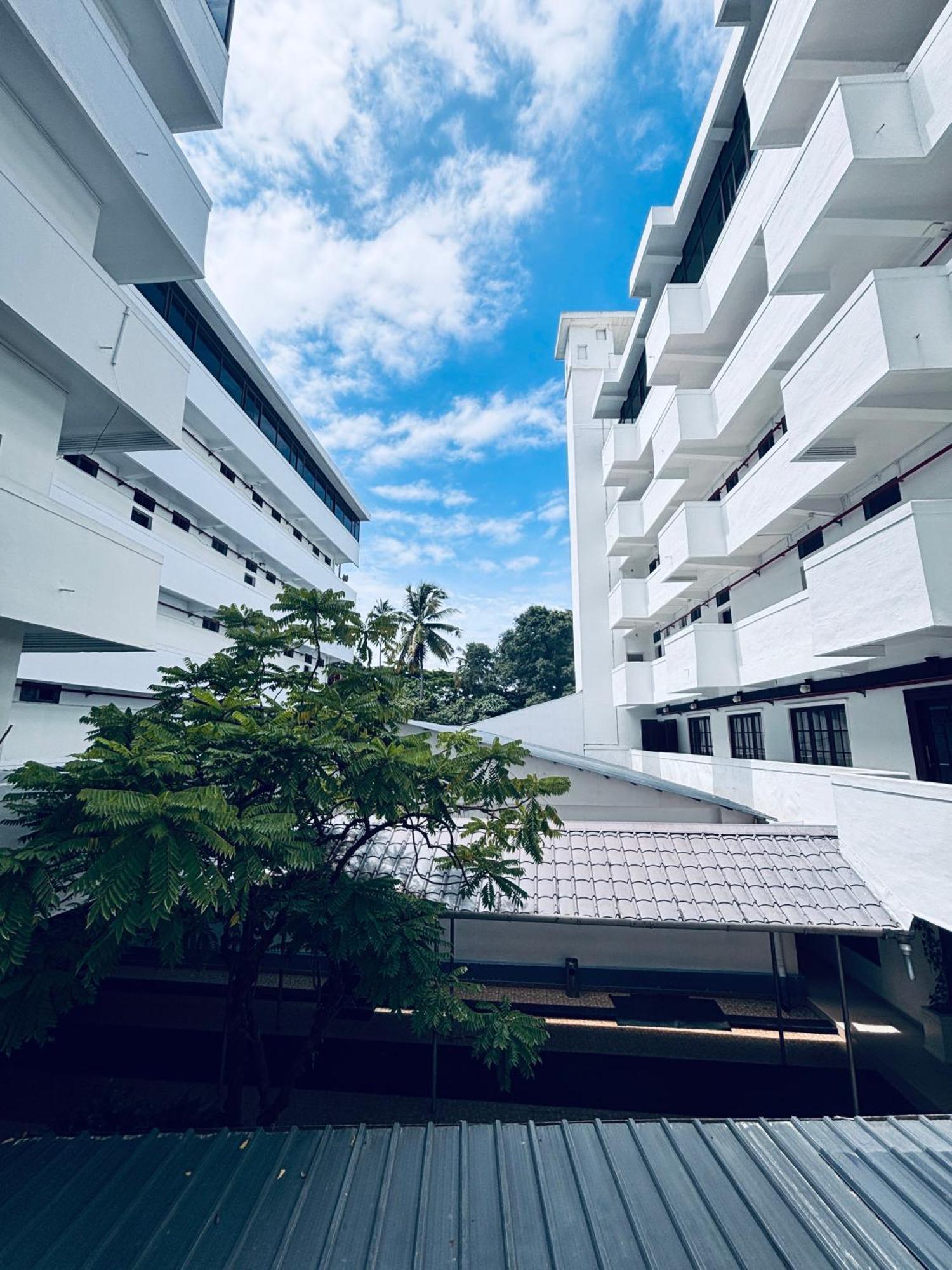 Maharani Hotel Kozhikode Buitenkant foto
