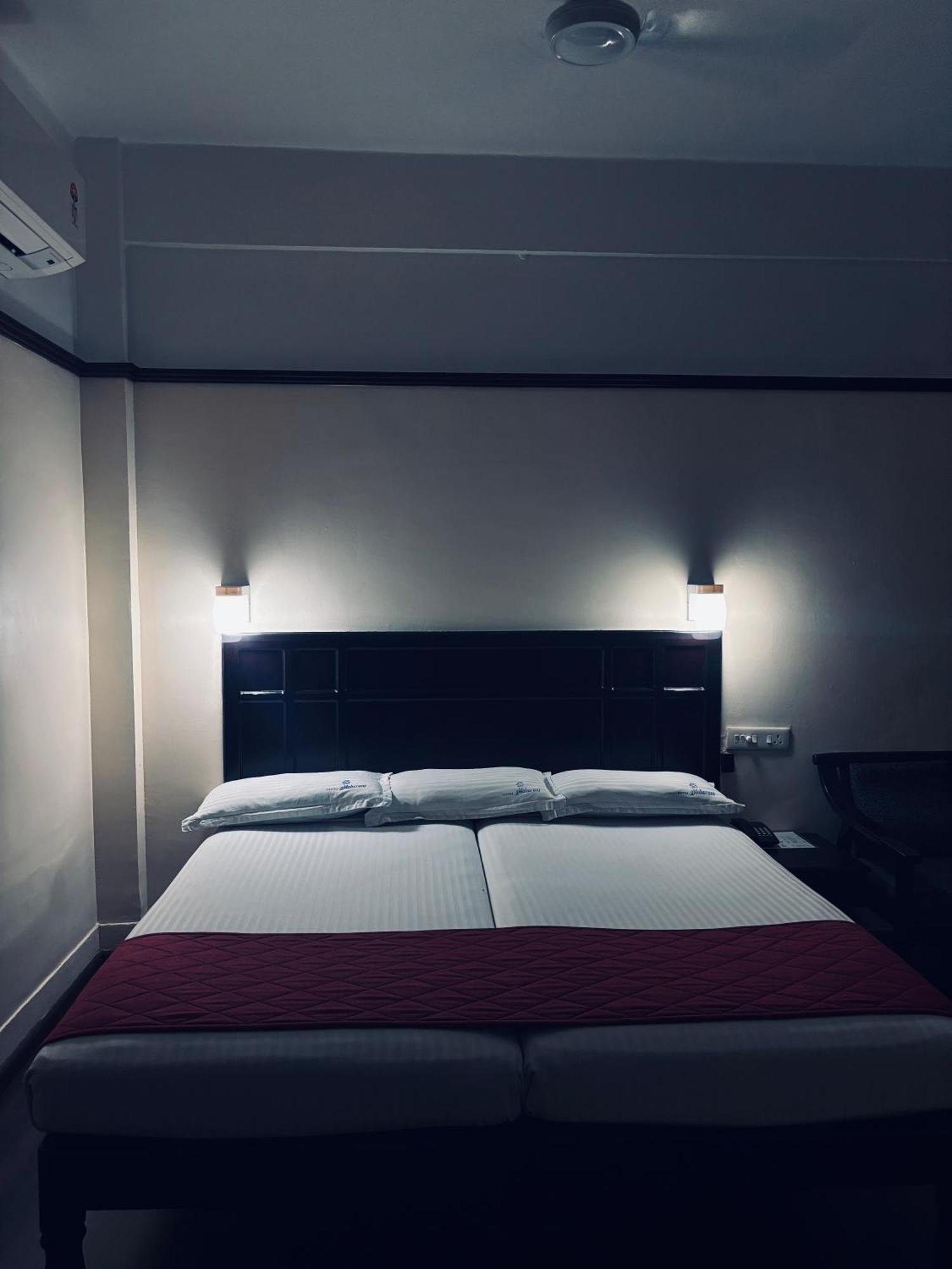Maharani Hotel Kozhikode Buitenkant foto