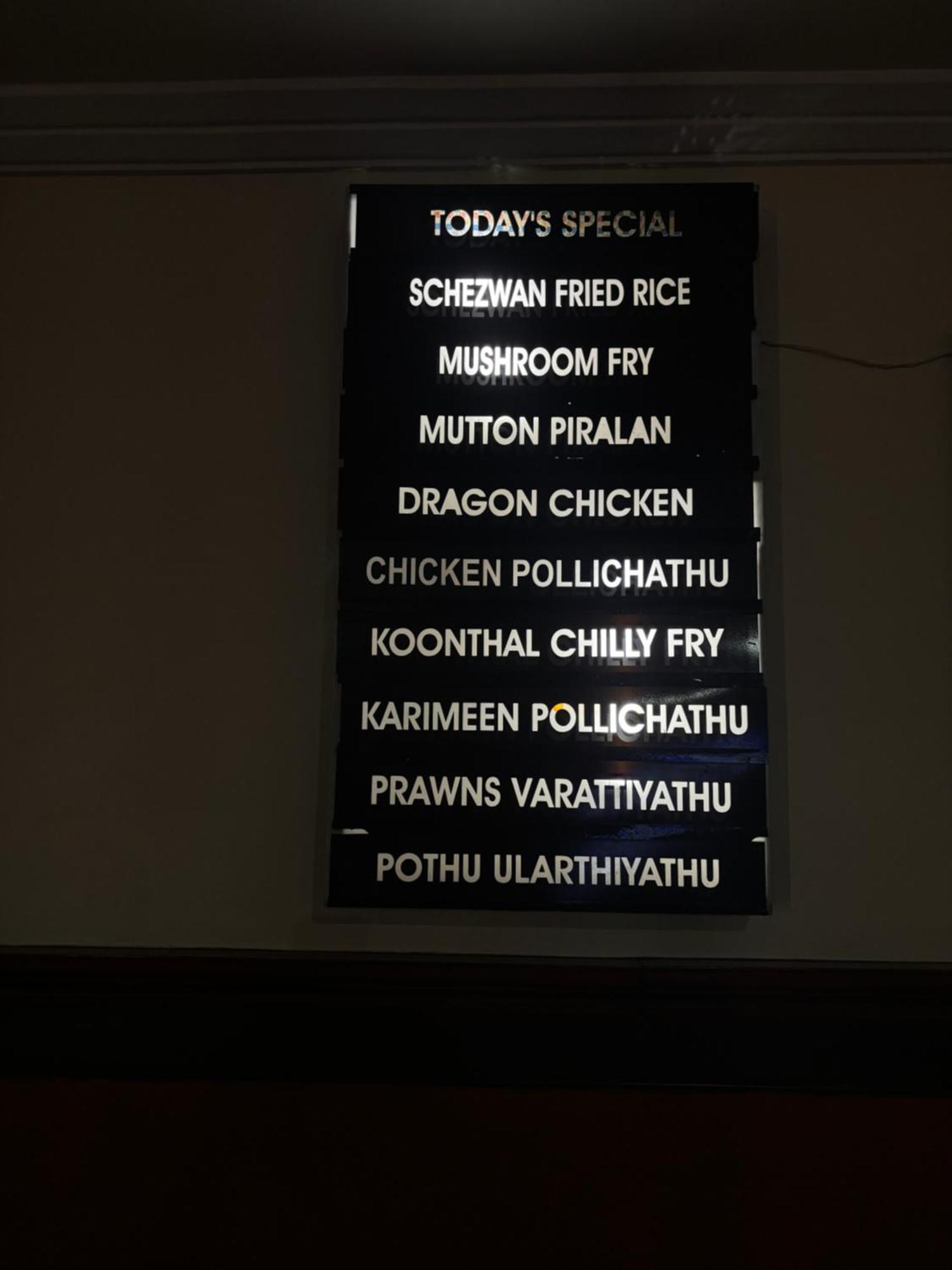 Maharani Hotel Kozhikode Buitenkant foto