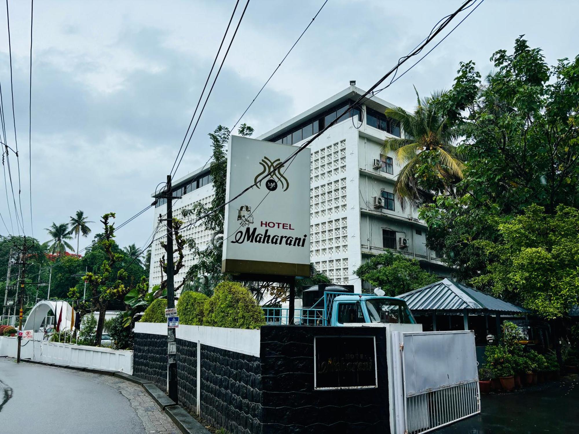 Maharani Hotel Kozhikode Buitenkant foto