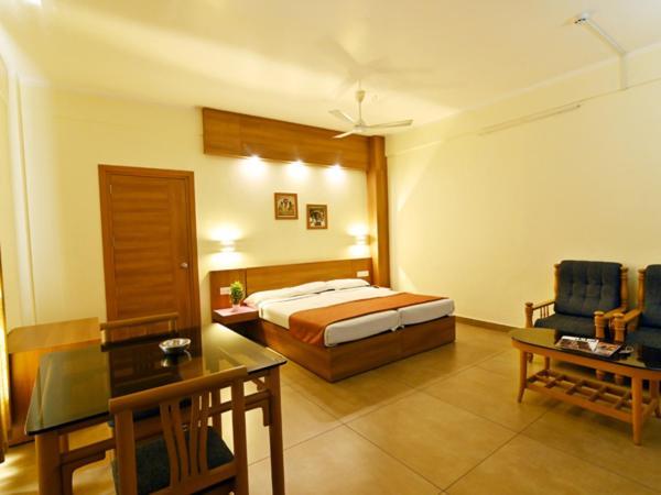 Maharani Hotel Kozhikode Buitenkant foto